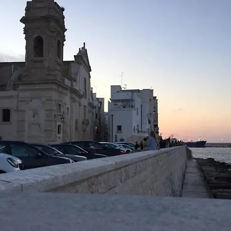 Historic In Centre Of 100m To Sea *