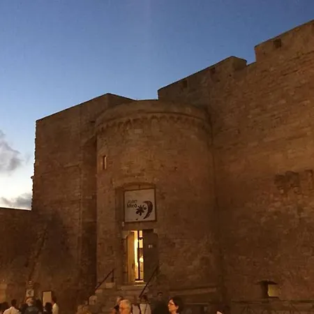 Historic In Centre Of 100m To Sea Apartment